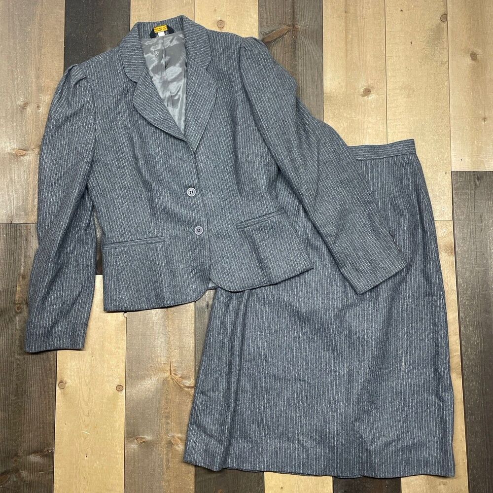 Vintage Susie's Casuals Women's Size 9 Pinstripe Wool Lined Skirt Suit Set Grey